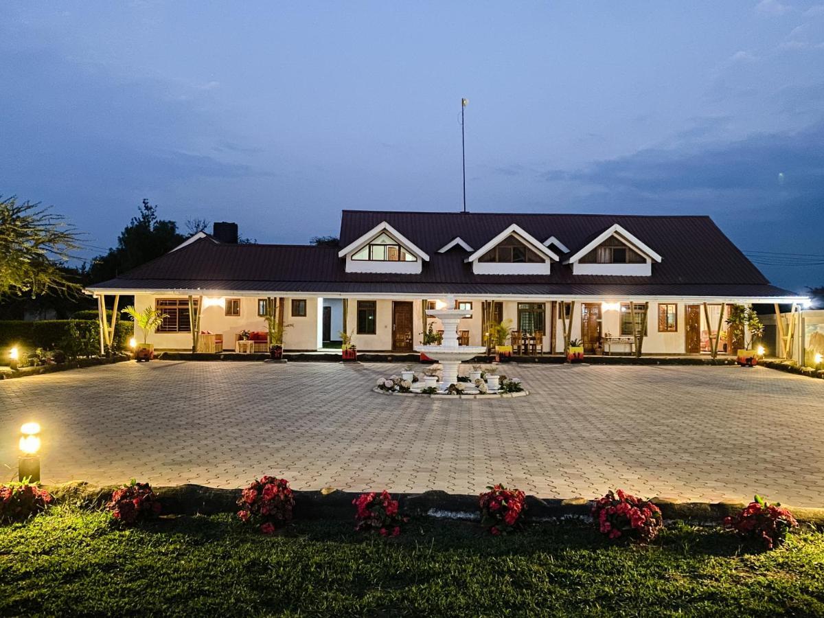 Heart Of Africa Lodge Аруша Екстер'єр фото